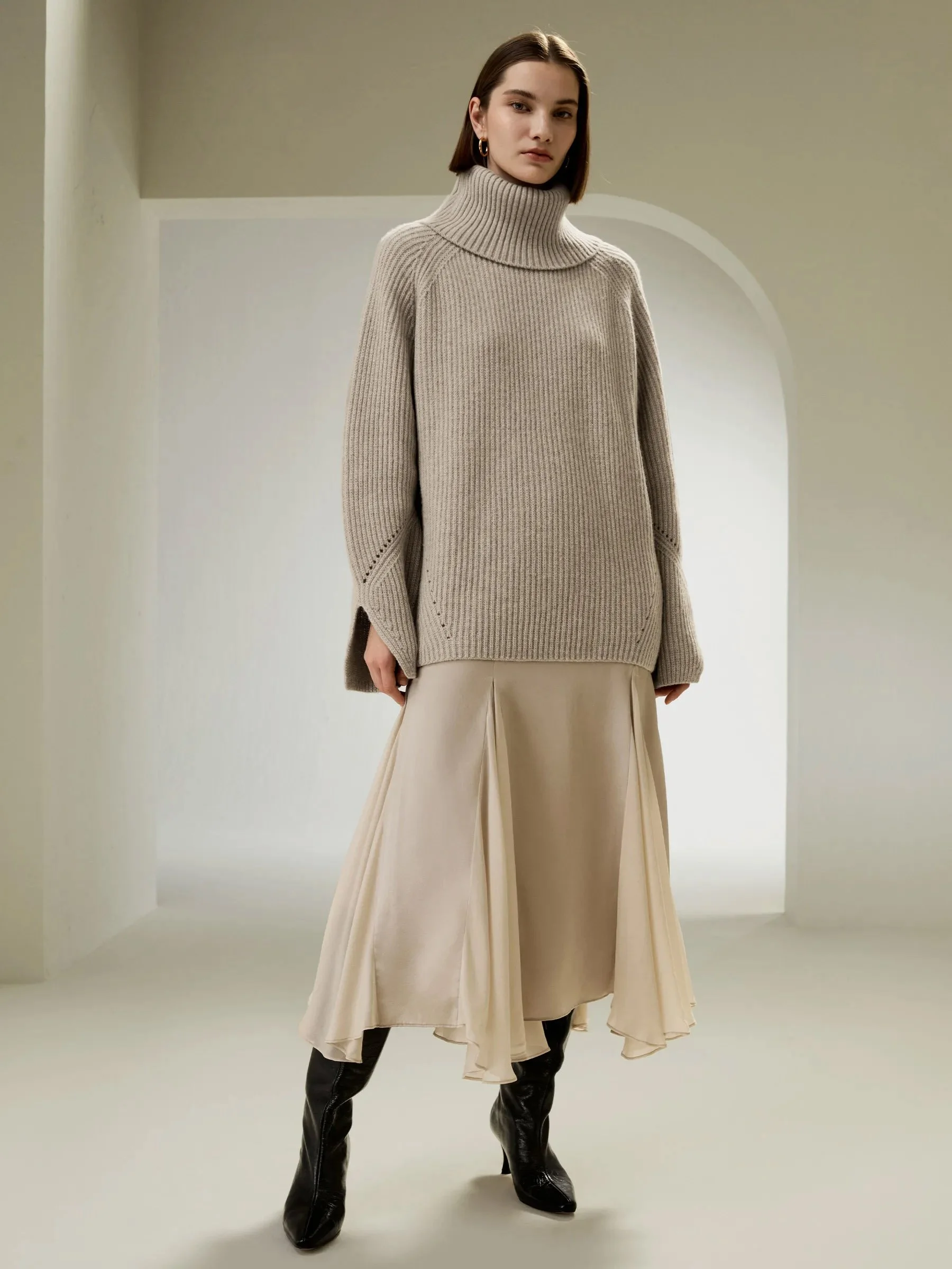 Mongolia Cashmere Special Ribbed Turtle Neck relaxed fit
